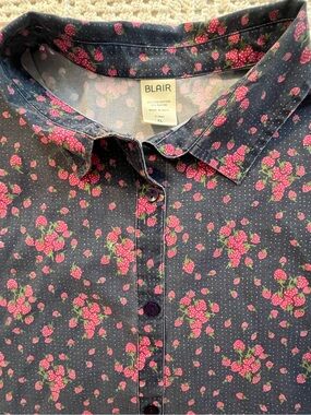 Vintage Strawberry Pattern Button Up Top  Sz XL